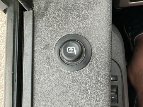 Used 2010 Ford F150 Lariat AWD/4WD image 25