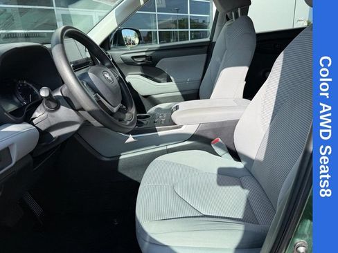 Used 2023 Toyota Highlander L AWD/4WD image 17