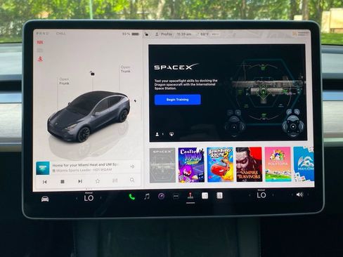 Used 2023 Tesla Model Y Long Range image 24