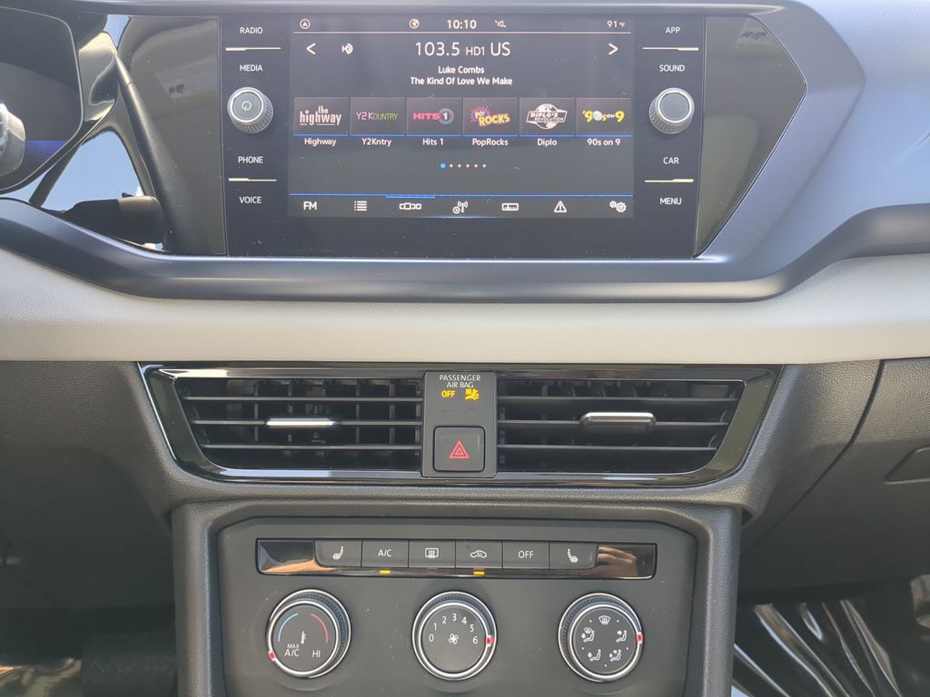 Certified 2022 Volkswagen Taos SE FWD image 22