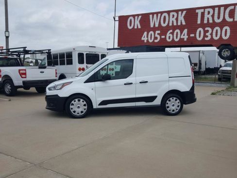 Used 2023 Ford Transit Connect XL image 2