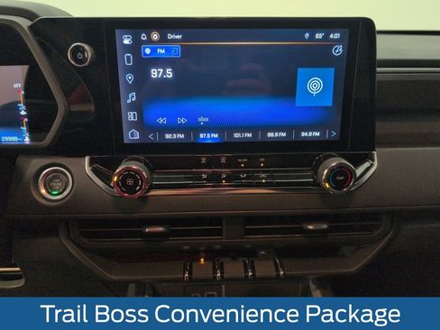 Used 2023 Chevrolet Colorado Trail Boss w/ Technology Package image 27
