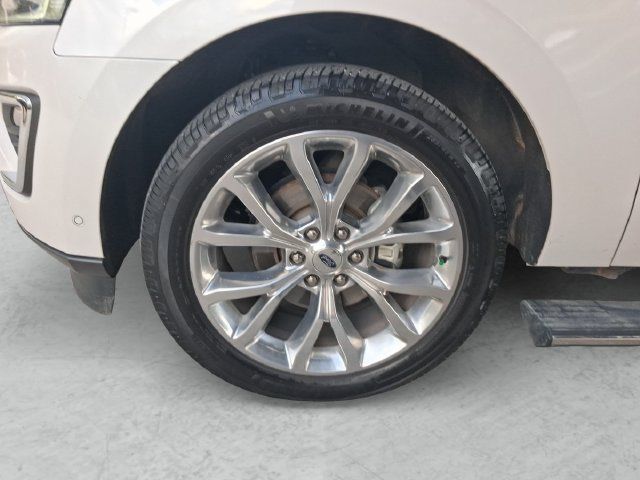 Used 2019 Ford Expedition Limited w/ Equipment Group 302A AWD/4WD image 29