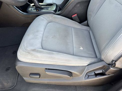 Used 2022 Chevrolet Colorado W/T w/ WT Convenience Package RWD image 18