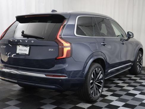 Used 2025 Volvo XC90 B5 Plus AWD/4WD image 17