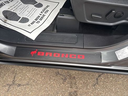 Used 2023 Ford Bronco Badlands w/ Sasquatch Package image 12