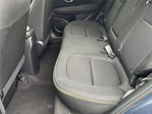 Used 2015 Kia Soul + FWD image 30