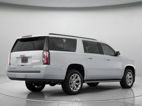 Used 2016 GMC Yukon XL Denali w/ Open Road Package AWD/4WD image 3