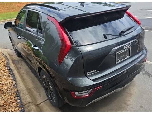 Used 2023 Kia Niro Wave FWD image 4