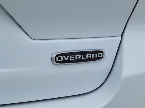 Used 2025 Jeep Grand Cherokee Overland w/ Advanced Protech Group III AWD/4WD image 12