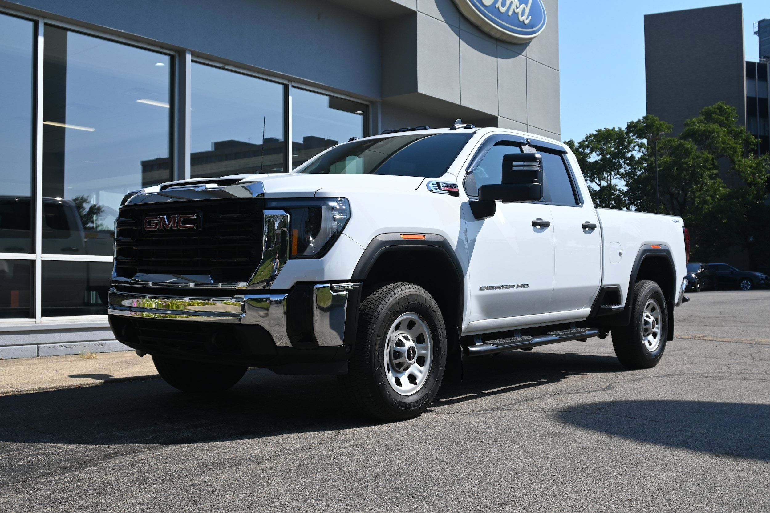 Used 2024 GMC Sierra 2500 Pro AWD/4WD image 1