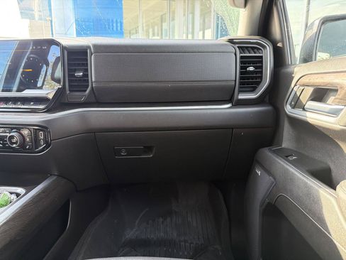 Used 2023 Chevrolet Silverado 1500 LTZ AWD/4WD image 36