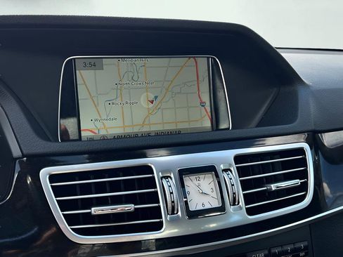 Used 2014 Mercedes-Benz E 350 4MATIC Sedan image 33