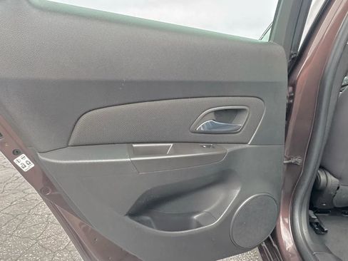 Used 2015 Chevrolet Cruze LT image 31