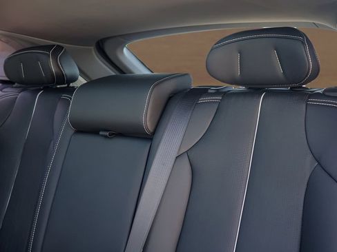 New 2026 Cadillac Optiq Luxury 2 image 21