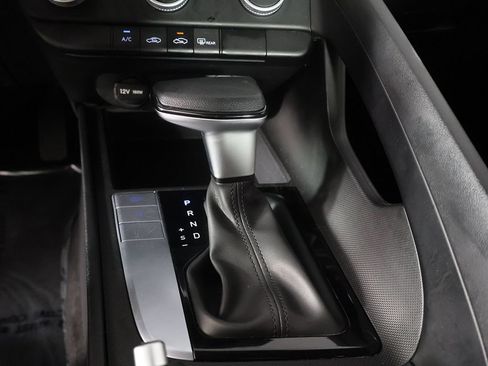 Used 2025 Hyundai Elantra SE FWD image 39
