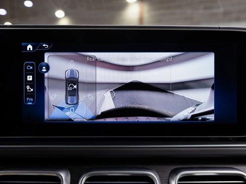 Used 2025 Mercedes-Benz GLS 580 4MATIC image 19