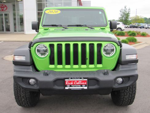 Used 2020 Jeep Wrangler Sport AWD/4WD image 3