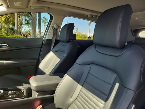 Used 2024 Kia Sportage SX Prestige image 17