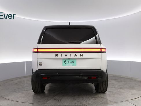 Used 2023 Rivian R1S Adventure image 13