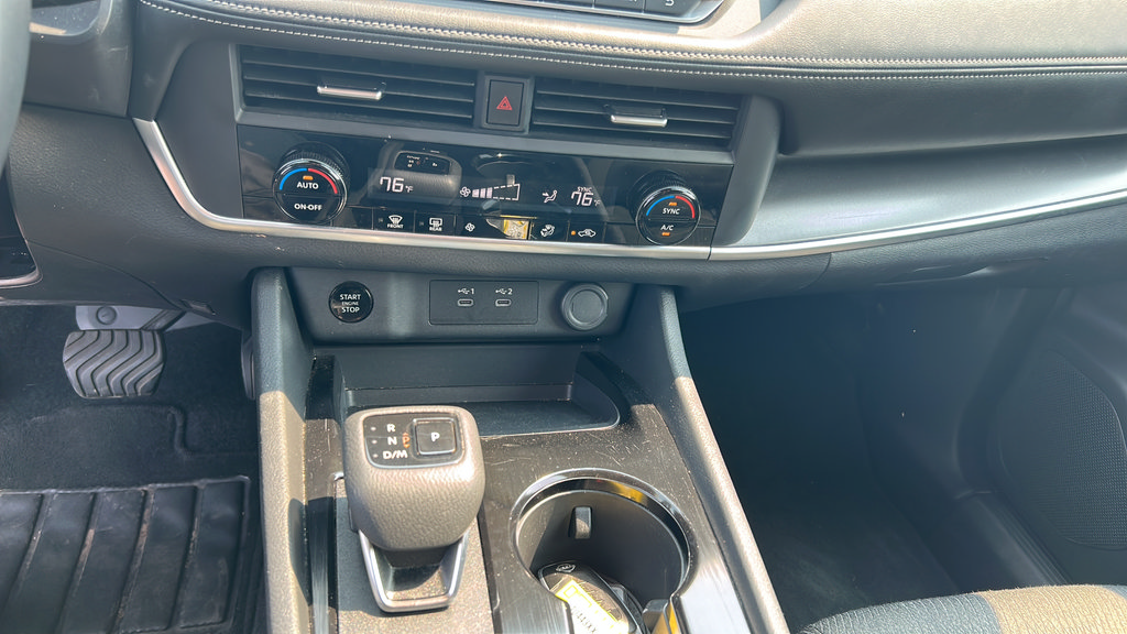 Used 2025 Nissan Rogue SV AWD/4WD image 14