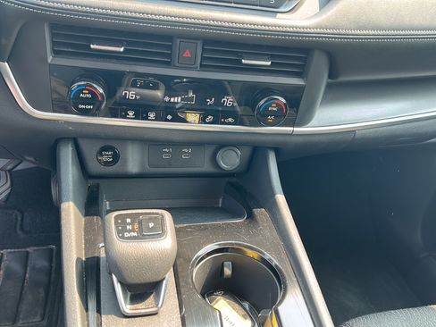 Used 2025 Nissan Rogue SV AWD/4WD image 14