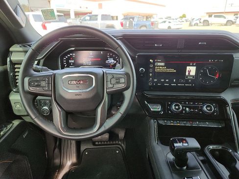 Used 2024 GMC Sierra 1500 AT4 w/ AT4 Preferred Package image 12