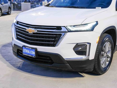 Used 2023 Chevrolet Traverse LT FWD image 11