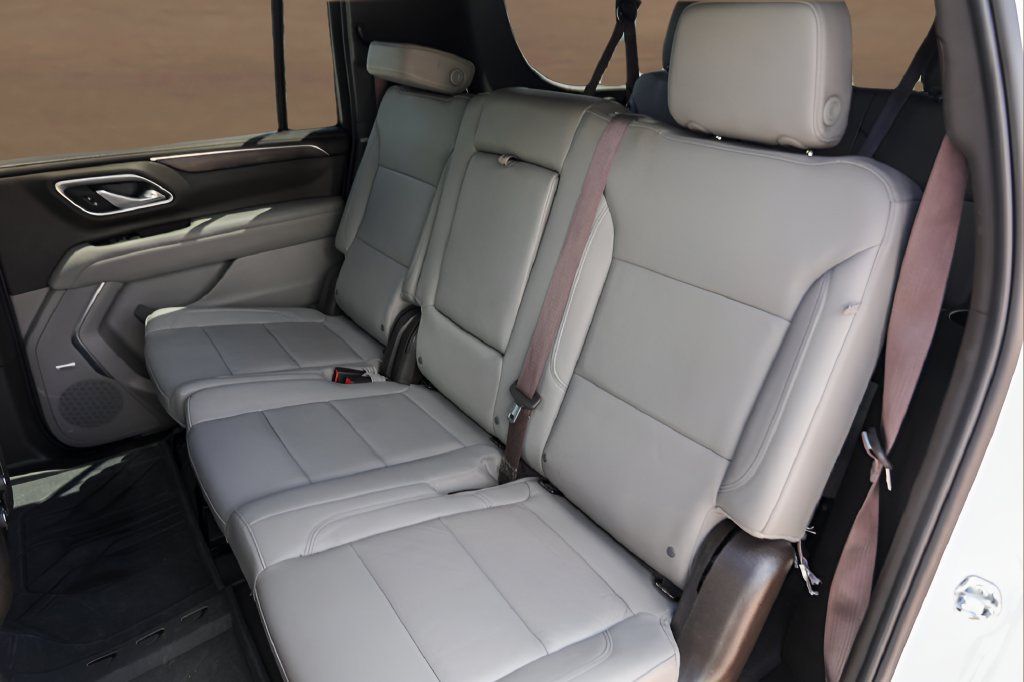 Used 2022 Chevrolet Suburban Z71 w/ Luxury Package AWD/4WD image 26