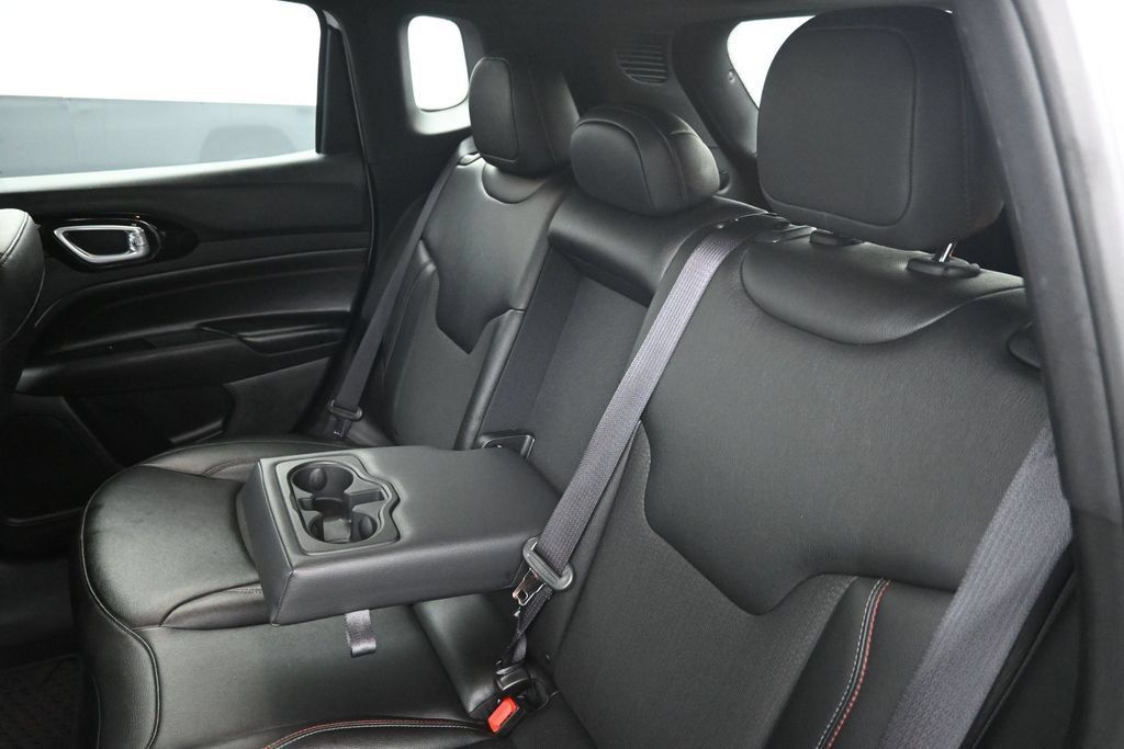 Used 2024 Jeep Compass Trailhawk AWD/4WD image 24