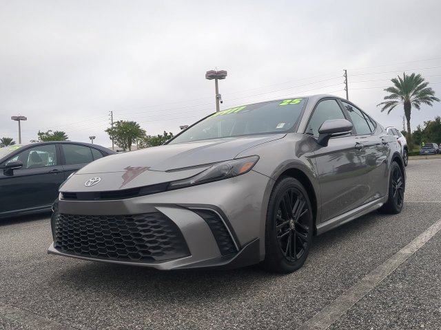 Certified 2025 Toyota Camry SE FWD image 7