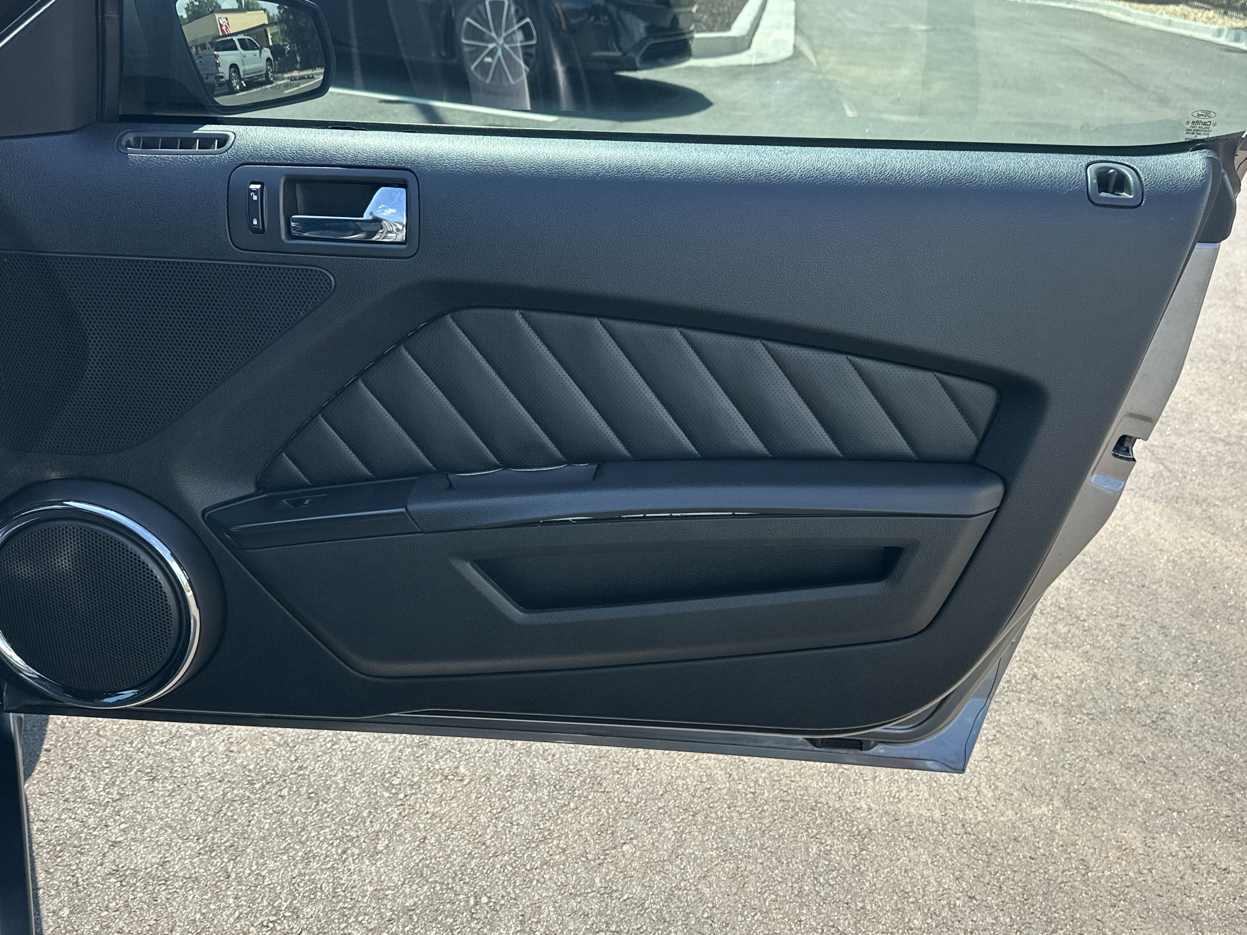 Used 2010 Ford Mustang GT RWD image 15