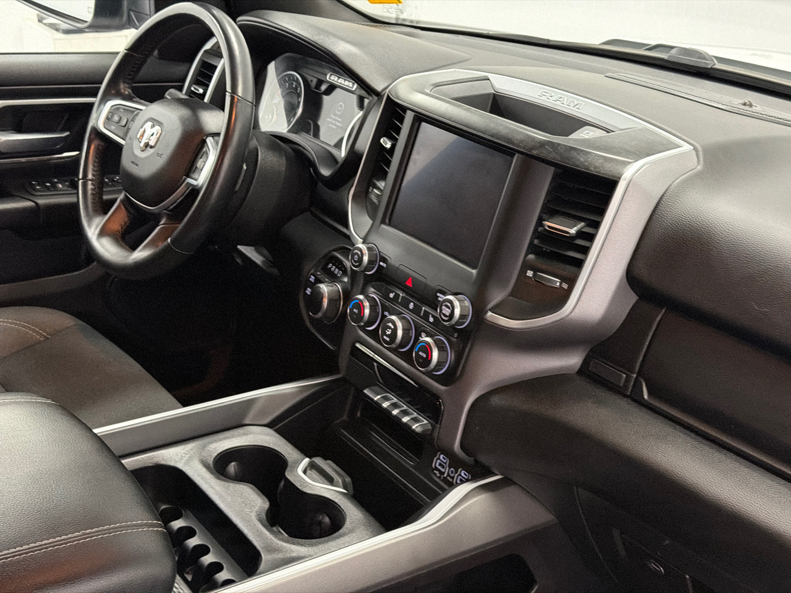 Used 2022 RAM 1500 Big Horn AWD/4WD image 9