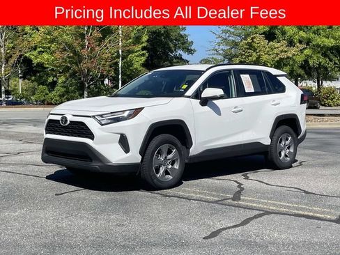 Used 2025 Toyota RAV4 XLE AWD/4WD image 1