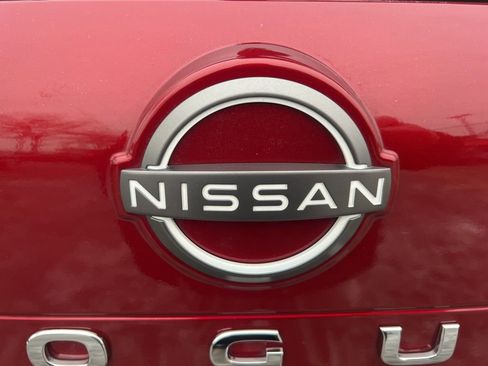 Certified 2023 Nissan Rogue S image 33