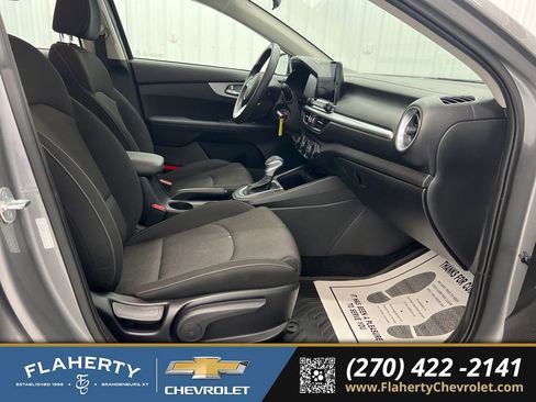 Used 2023 Kia Forte LXS w/ LXS Technology Package image 15