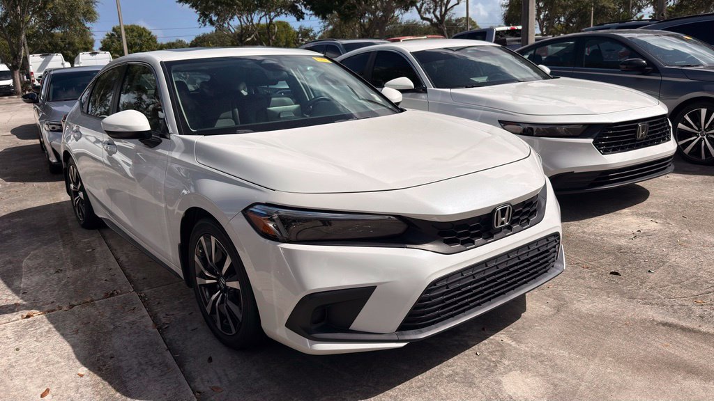 Used 2024 Honda Civic EX-L image 4
