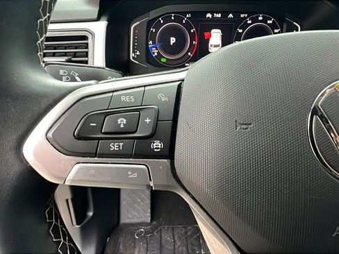 Used 2023 Volkswagen Atlas Cross Sport SE image 28