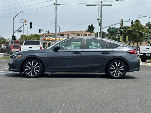 Used 2023 Honda Civic EX-L image 2
