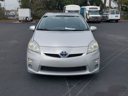 Used 2010 Toyota Prius Three image 2