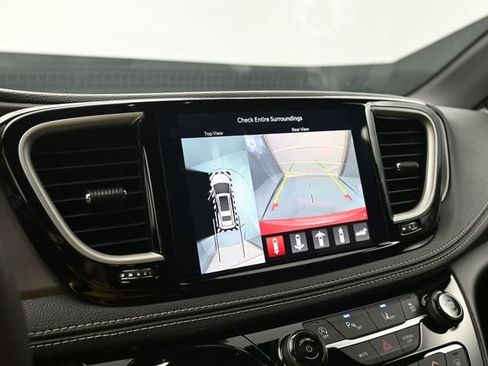 New 2027 Chrysler Pacifica Select AWD/4WD image 26