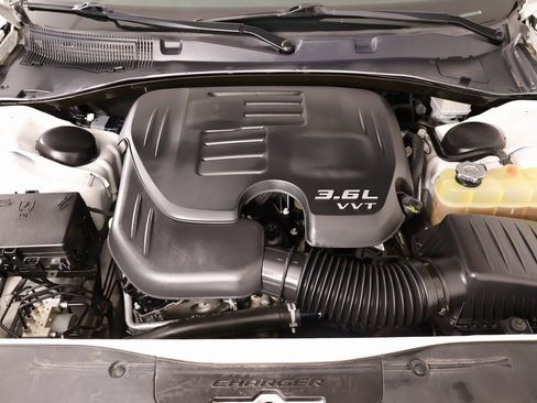 Used 2020 Dodge Charger SXT w/ Blacktop Package image 18