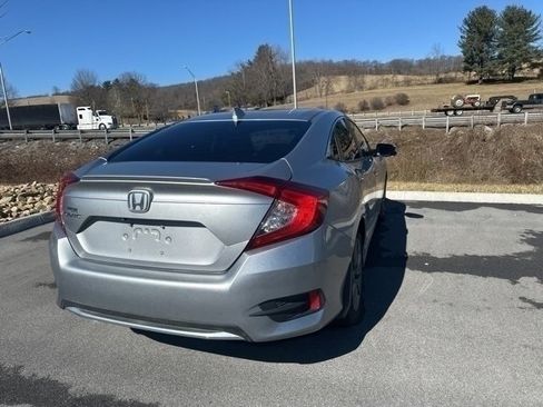 Used 2019 Honda Civic EX image 9