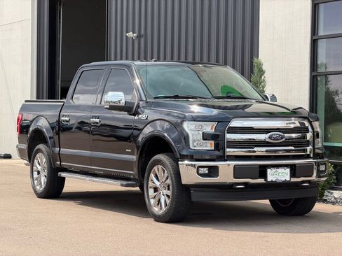 Used 2017 Ford F150 Lariat w/ Equipment Group 502A Luxury AWD/4WD image 4