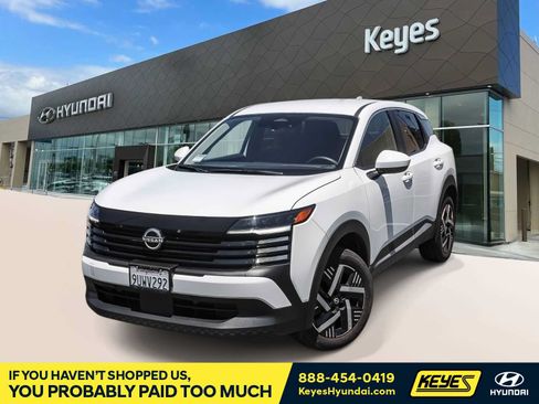 Used 2025 Nissan Kicks SV FWD image 1