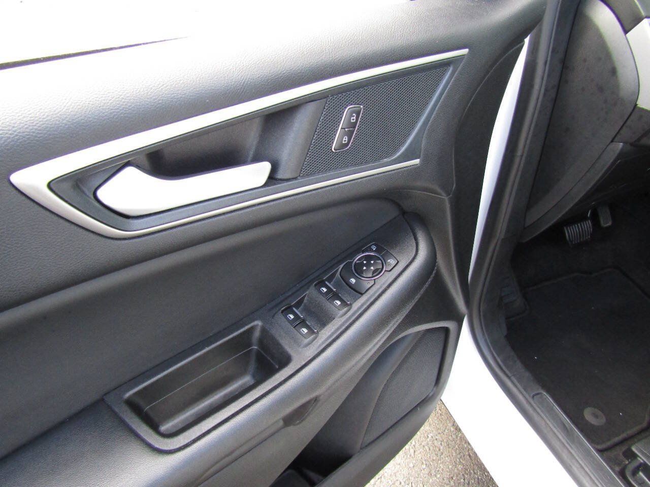 Used 2024 Ford Edge SEL AWD/4WD image 19