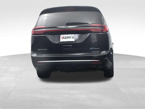 Used 2024 Chrysler Pacifica Limited FWD image 40
