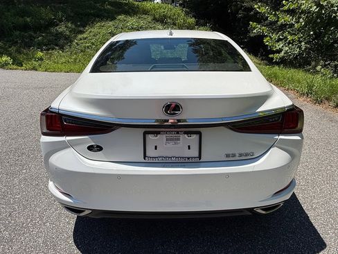 Used 2020 Lexus ES 350 w/ Premium Package FWD image 7