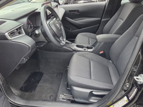 Used 2024 Toyota Corolla LE FWD image 12