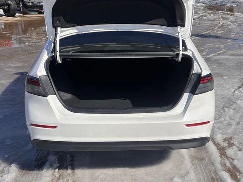 Used 2025 Honda Accord SE image 16